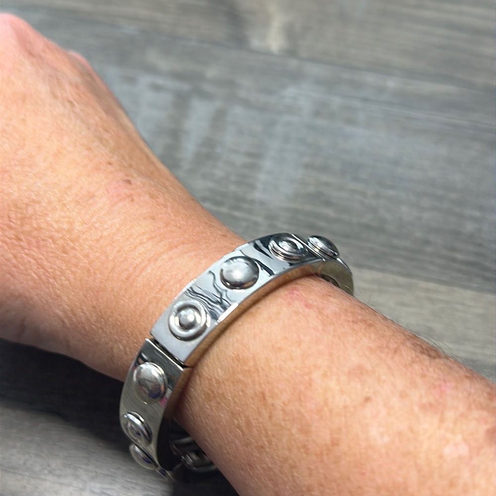 Lia sophia silver Hard Wear stretch bracelet